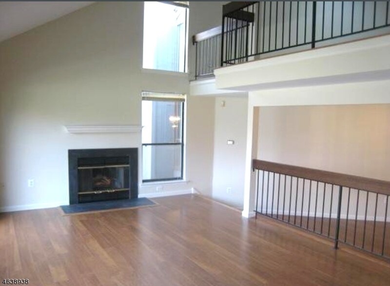 Primary Photo - 144 Bayberry Row