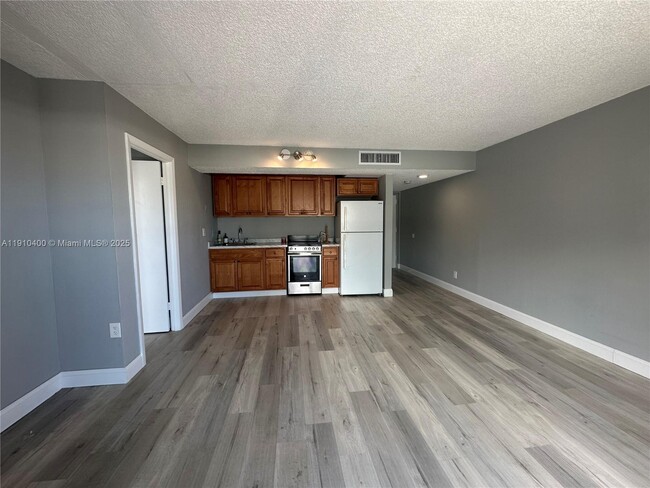 Foto del edificio - 899 West Ave