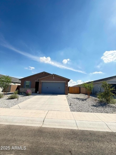 Building Photo - 2609 E San Miguel Dr