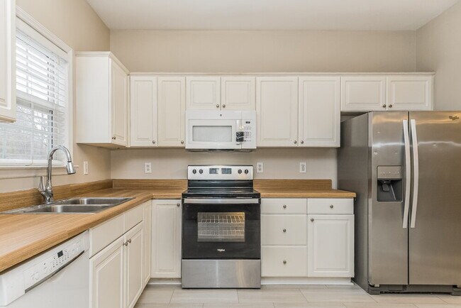 Foto del edificio - 320 Jewel Haven Way