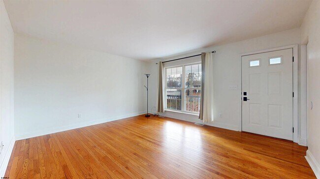 Foto del edificio - 450 Redwood Ave