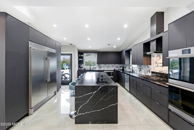 Building Photo - 612 Deal Rd