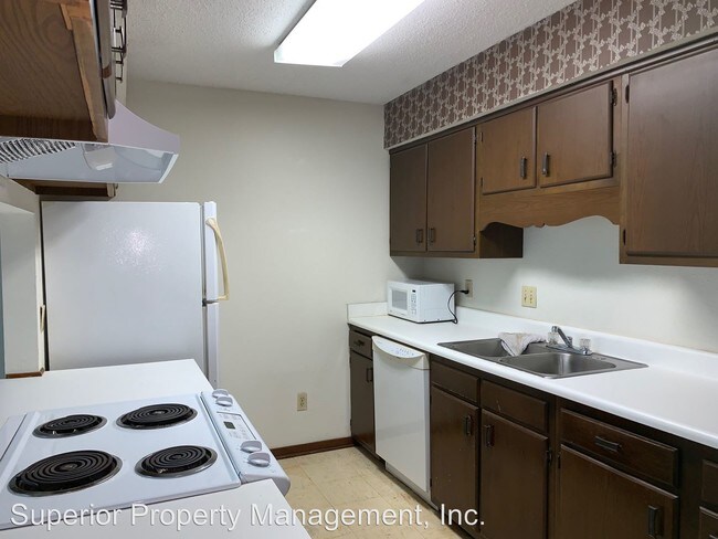 Building Photo - 4484 Pontchartrain Dr