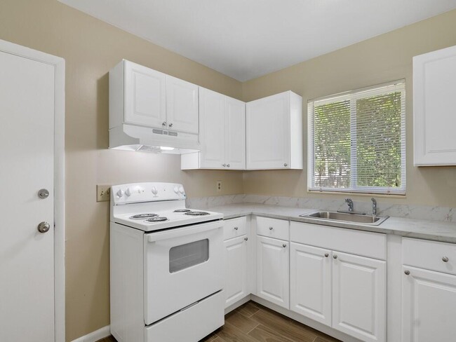 Foto del edificio - 7502 Pacific Ave