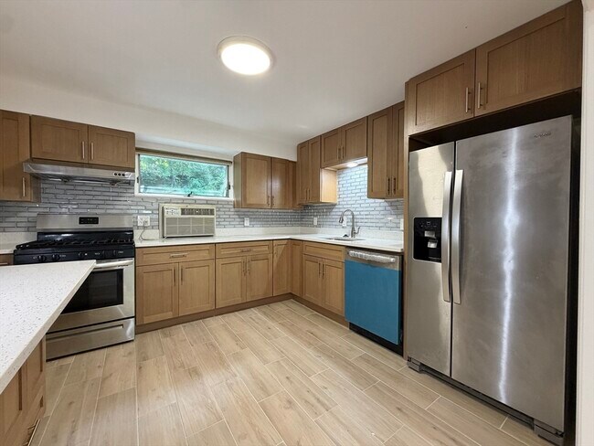 Foto del edificio - 487 Lowell Ave