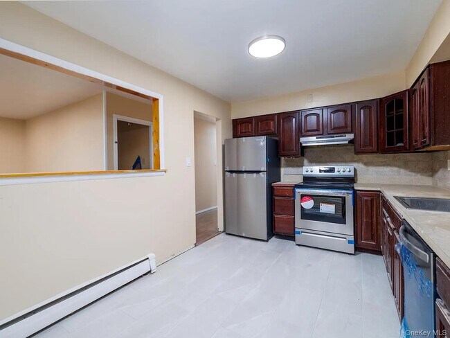 Foto del edificio - 220 Benson Ave