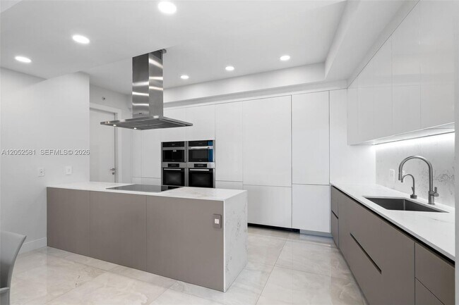 Foto del edificio - 18201 Collins Ave