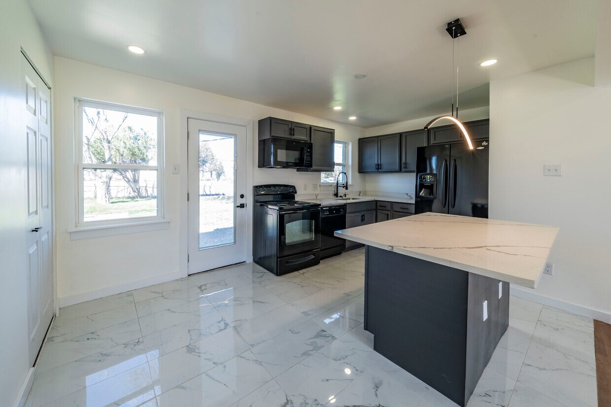 Foto principal - 2703 El Capitan Dr