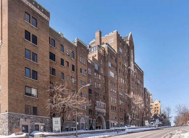 Building Photo - Gleneagles Complex