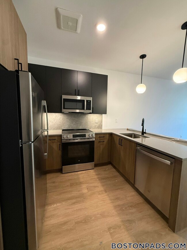 Building Photo - 199 Gardner St