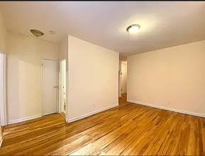 Building Photo - 216 6th Ave