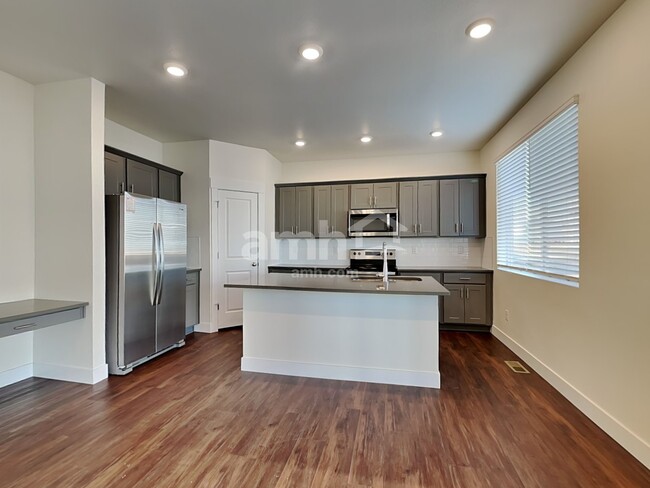 Building Photo - 3946 Wyedale Way