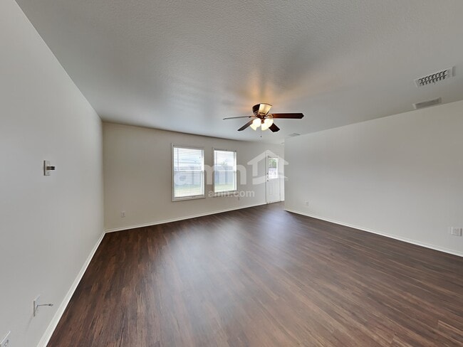 Building Photo - 1101 Eagle Claw Dr