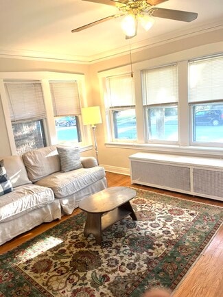 Building Photo - 1115 S Oak Park Ave