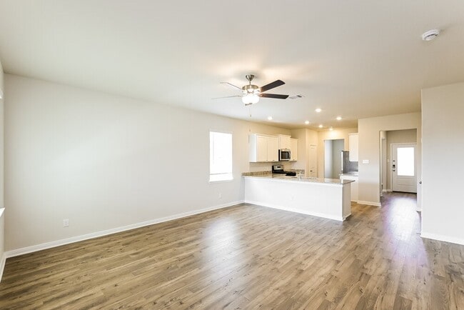 Building Photo - 420 Mustang Trot Dr