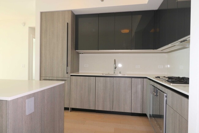 Building Photo - 338 Main St