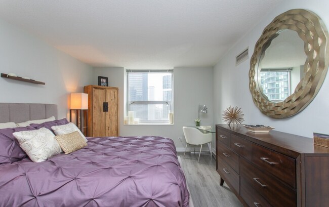 Foto del edificio - 470 N State St