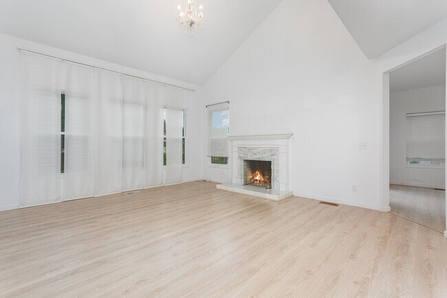 Foto del edificio - 662 Cherry Hill Dr