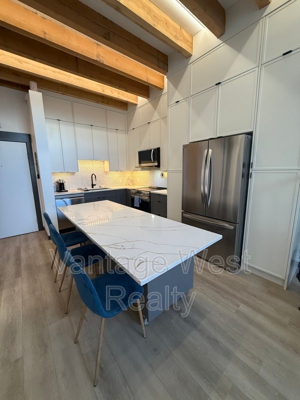 Photo du bâtiment - 654-654 Cook Rd