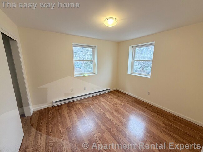 Foto del edificio - 104 Trowbridge St