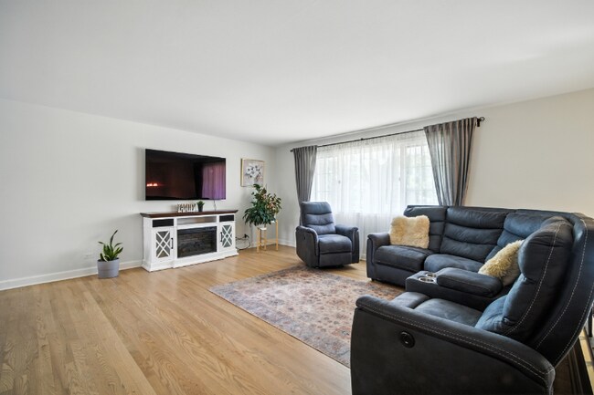 Foto del edificio - 908 Jeffery Ct