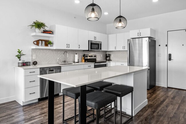Cocina amueblada en unidad de un dormitorio - Brio Building