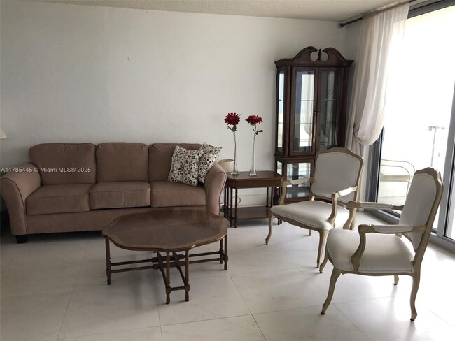 Foto del edificio - 9273 Collins Ave