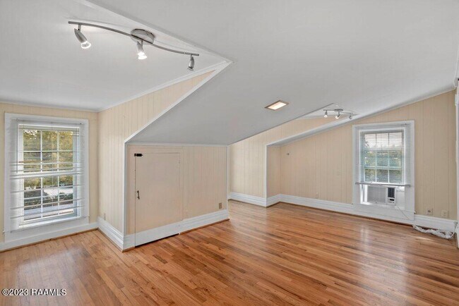 Building Photo - 1302 Common St