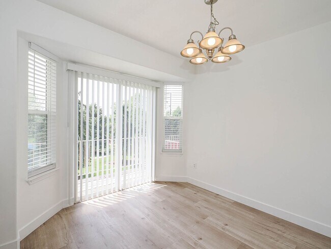Foto del edificio - 4 Bedroom, 3.5 bathroom