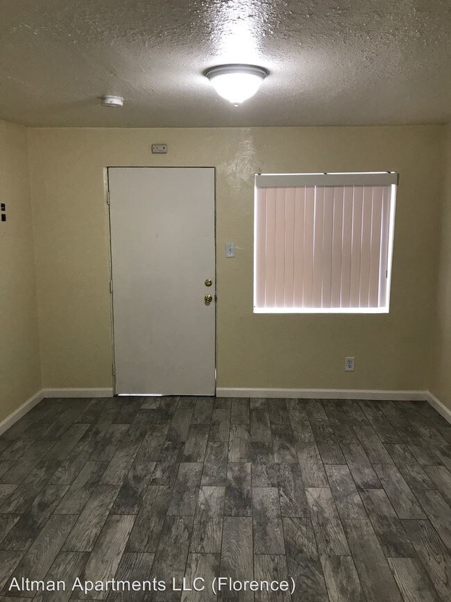 Foto del edificio - 1141 E Florence Ave