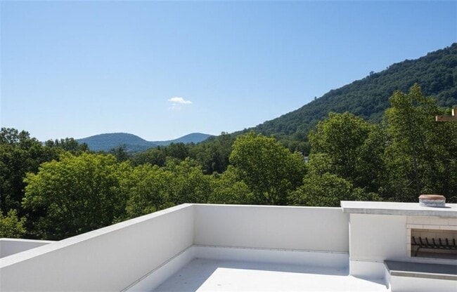 Foto del edificio - 966 Wauka Ridge Rd