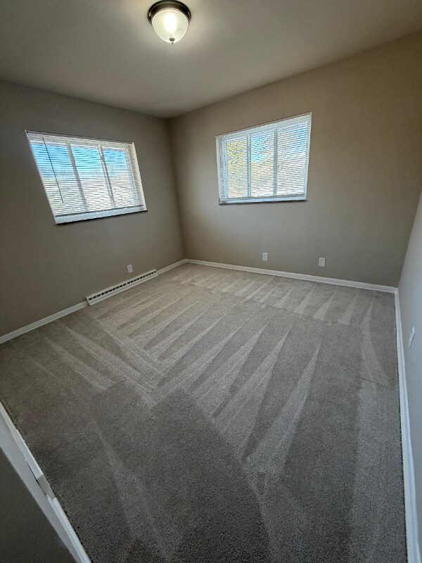 Foto del edificio - 338 N Main St