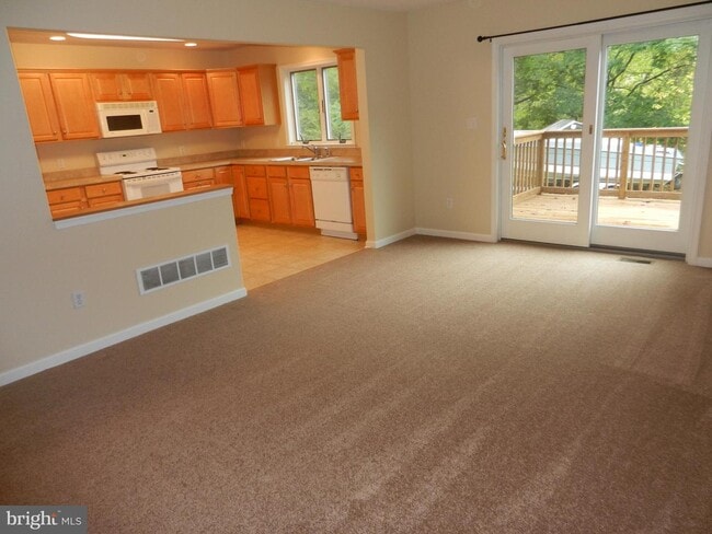 Building Photo - 106 Garris Rd