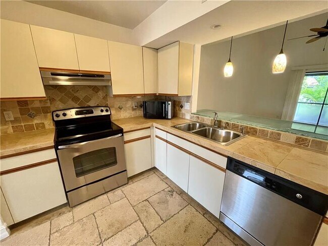 Building Photo - 10253 Riverbend Terrace