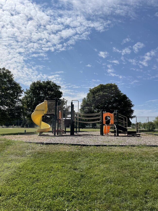 Marshall Park - 1502 May St