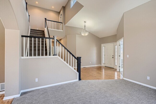 Building Photo - 10096 Meadowbriar Ln