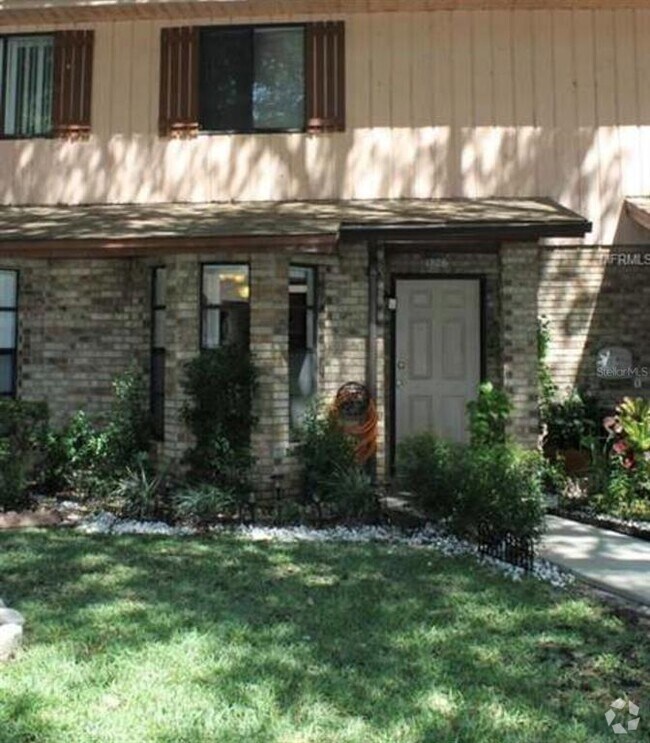 Building Photo - 1826 Foxhall Cir