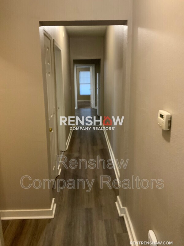 Foto del edificio - 410 N Connell Ave
