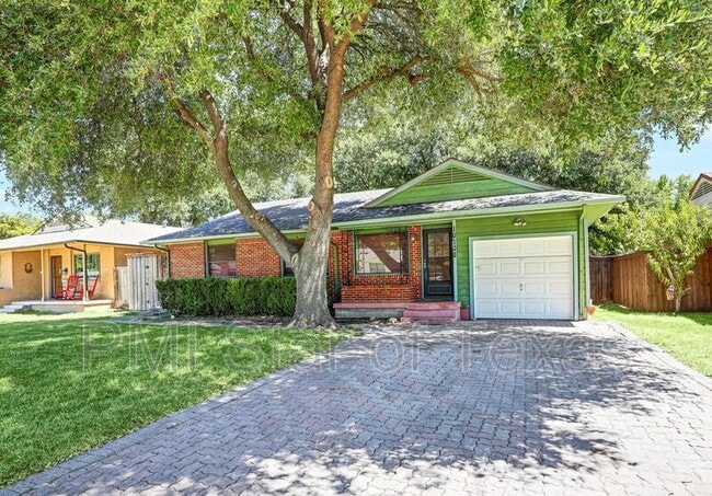 Building Photo - 10138 Estacado Dr