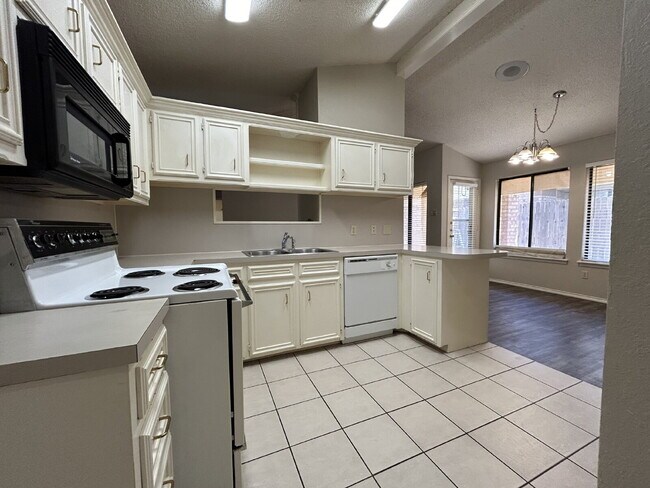 Foto del edificio - Beautiful Town home in upscale area