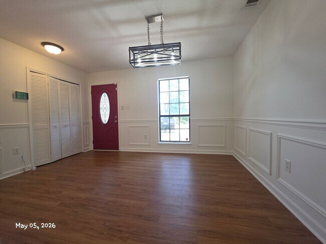 Foto del edificio - 127 Stockbridge Dr