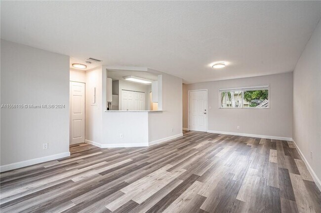Foto del edificio - 3433 NW 44th St