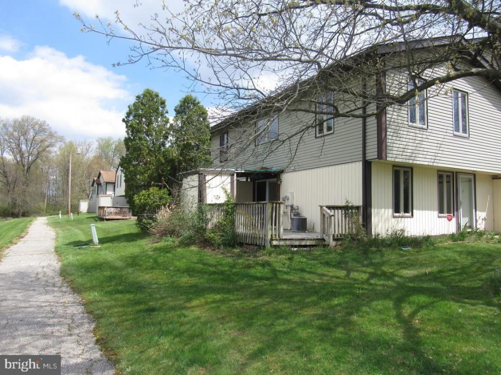 Building Photo - 42 King Henry Cir