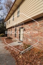 Building Photo - 4003 Valley View Dr NE