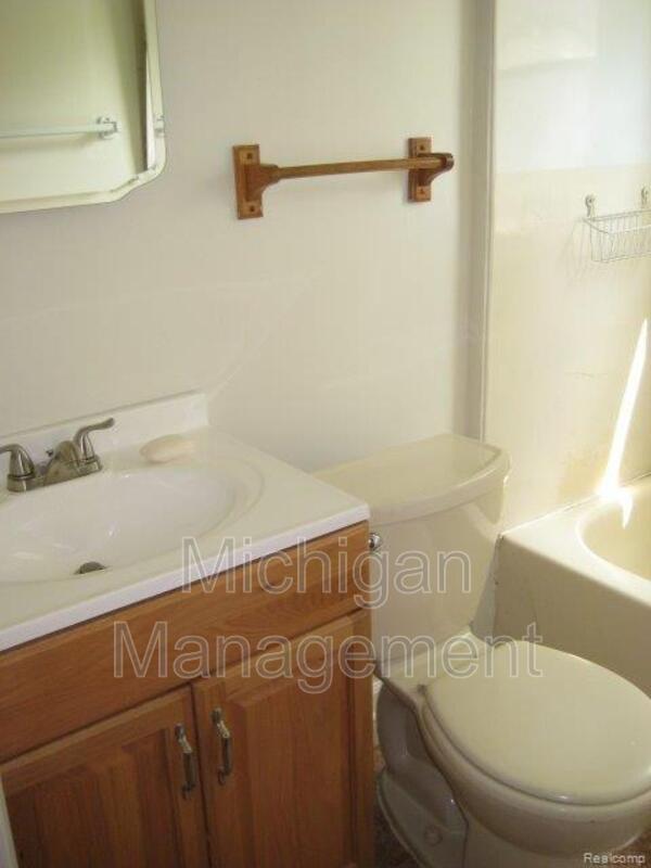 Foto del edificio - 28967 Beechwood Ave