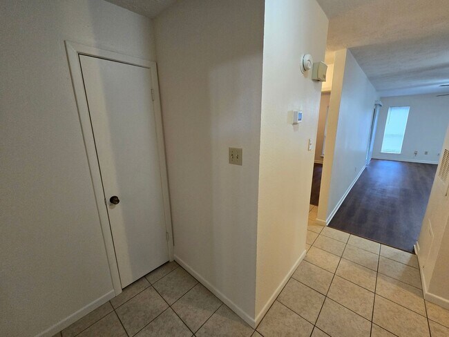 Foto del edificio - College Station - 2-bedroom, 1-bath Duplex...