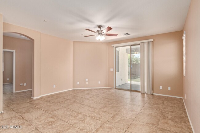 Foto del edificio - 2729 E Clifton Ave