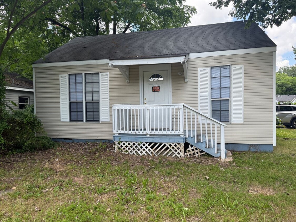 Primary Photo - 1021 N Boston Pl