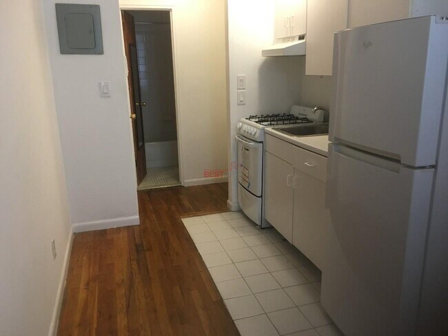 Foto del edificio - 317 W 22nd St