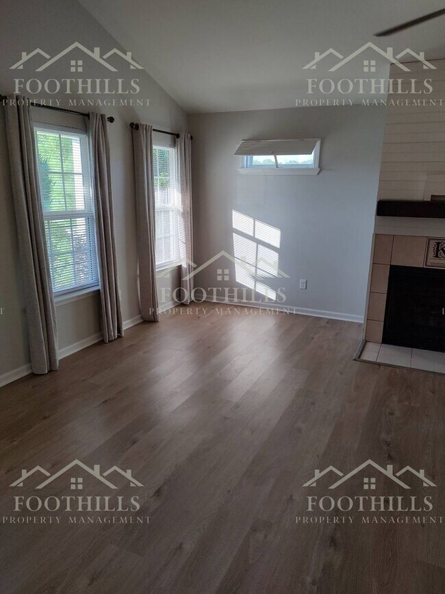 Foto del edificio - Your Next 3BR Home Awaits – Pets Welcome!